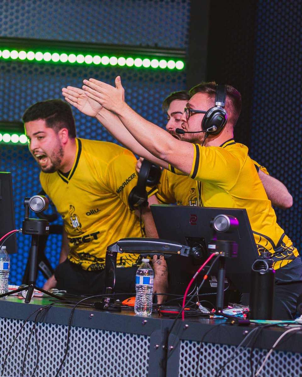 bhbountyhunters's tweet image. TBT DA FRAGADELPHIA 🇺🇸🖤💛
As emoções ainda tão frescas na memória. Nosso primeiro campeonato internacional, o grito da torcida ecoando mesmo de longe e a tropa deixando tudo no servidor. 🔥
Foi o começo de uma nova era pros Hunters, de aprendizado, de garra e de orgulho em ver…