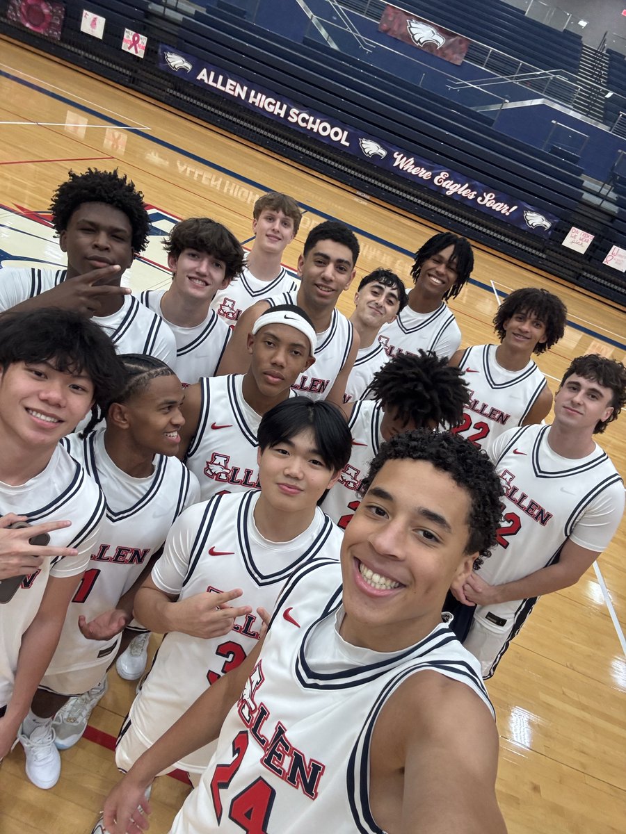 Squad selfie 🤳 

#TOE