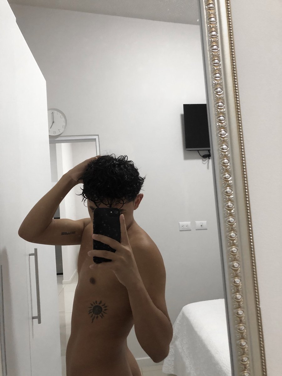 YeinnerCr's tweet photo. Tardes 🌚 https://t.co/Jn14D2e9n6