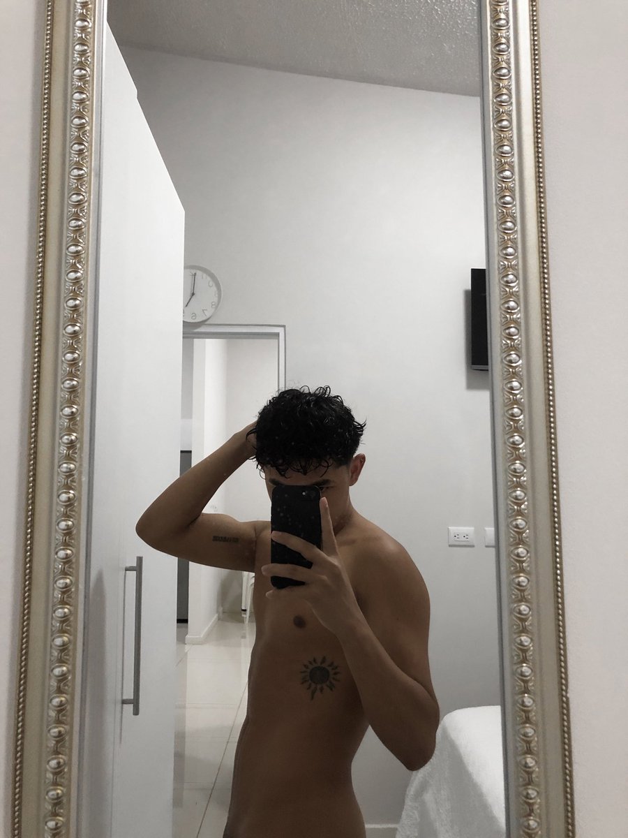 YeinnerCr's tweet photo. Tardes 🌚 https://t.co/Jn14D2e9n6