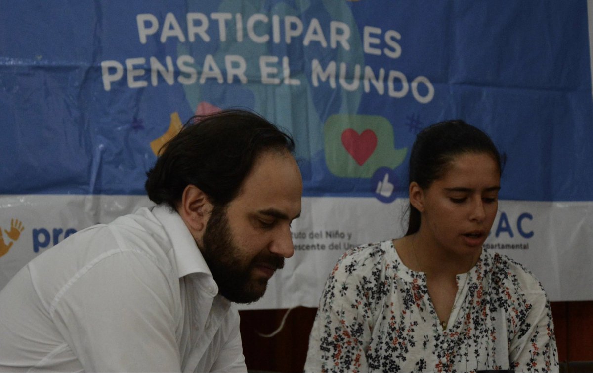 gonzacivila's tweet photo. En Florida visitamos la Expo Educa. Un gran trabajo de equipo para que gurises y gurisas puedan conocer las propuestas educativas y compartir sus procesos. Gracias a las trabajadoras y trabajadores de MIDES Florida, al director departamental @sebavelezmir, al
coordinador regional Daniel De León y a la gerenta de promoción sociocultural @LauVoituret que estuvieron presentes.