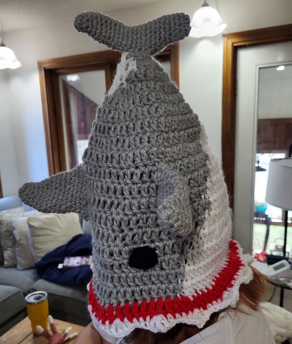 scatterbrainz__'s tweet photo. hey ghouls I'm opening crochet commissions :3 for practice so theyll be cheaper !! i just can't do clothing items but if y'all want dollies plushies or tapestries lemme knowwwew 
#promotwt #crochet #artmoots #arttwt #kpop https://t.co/D8tqCMDCS2