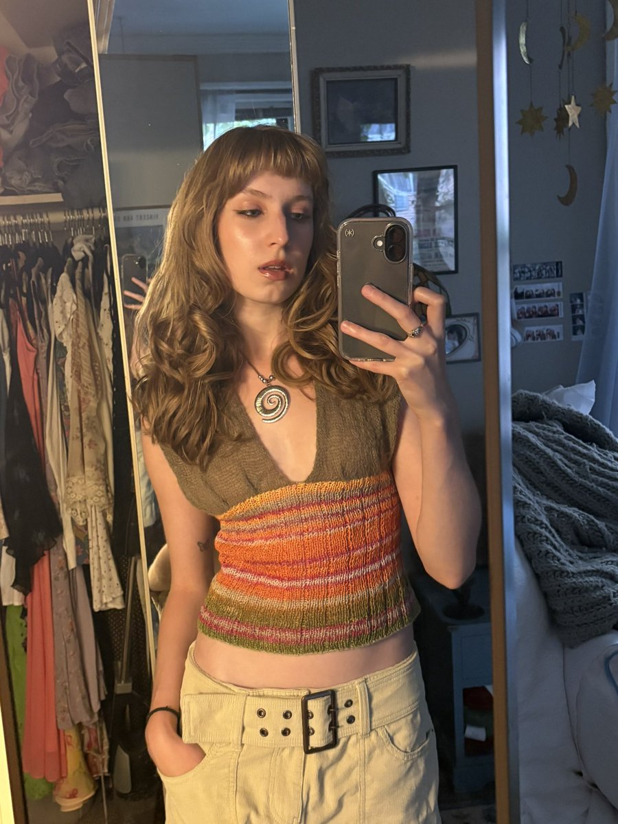 emmacrochets's tweet image. wore this top i made to a concert the other night