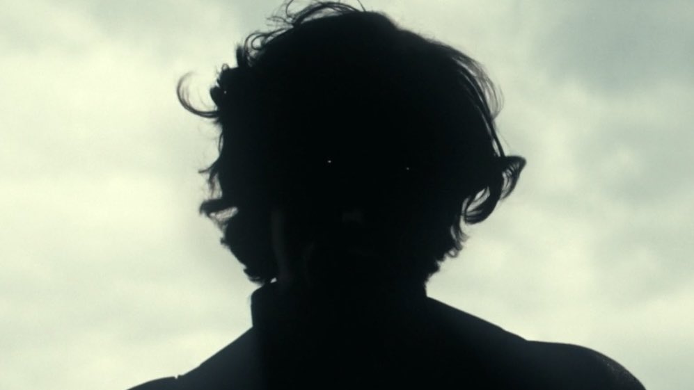 swtnrlew's tweet photo. those curls man.. 🚬 https://t.co/aiBmDKthKz