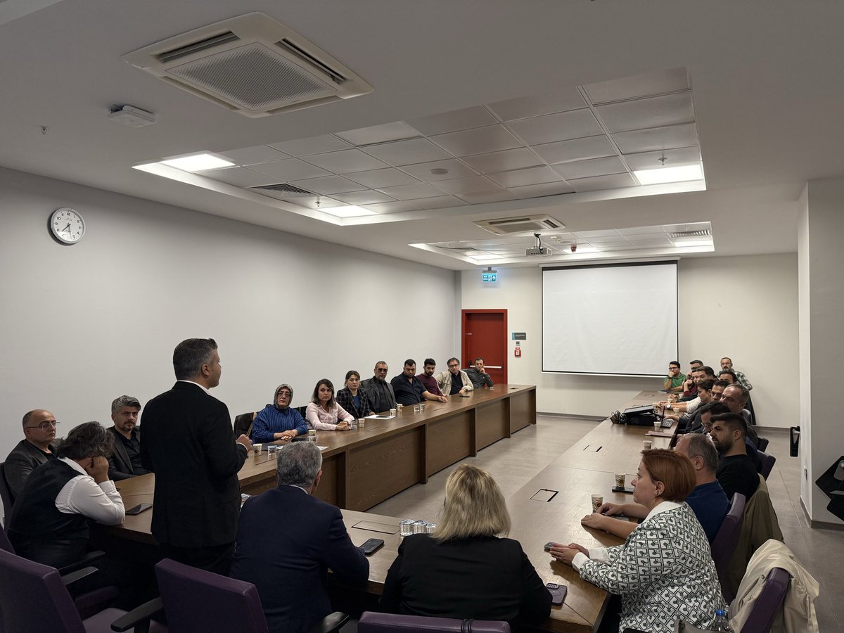 📍 Tekirdağ

Tekirdağ Şubemizin düzenlediği 8. Dönem Toplu Sözleşme Bilgilendirme Toplantısına katıldık.
Oldukça verimli, samimi ve istişare dolu bir toplantı gerçekleştirdik.

Şube Başkanımız Hüseyin Avni Yeniay ve programın hazırlanmasında emeği geçen, katkı sunan tüm teşkilat