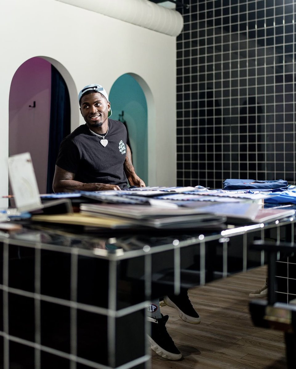 DeadSoxy's tweet image. SIP in his step. 🔥
@SuccessfulQuon  x @DeadSoxy   
#DeadSoxy #SIP #OleMiss