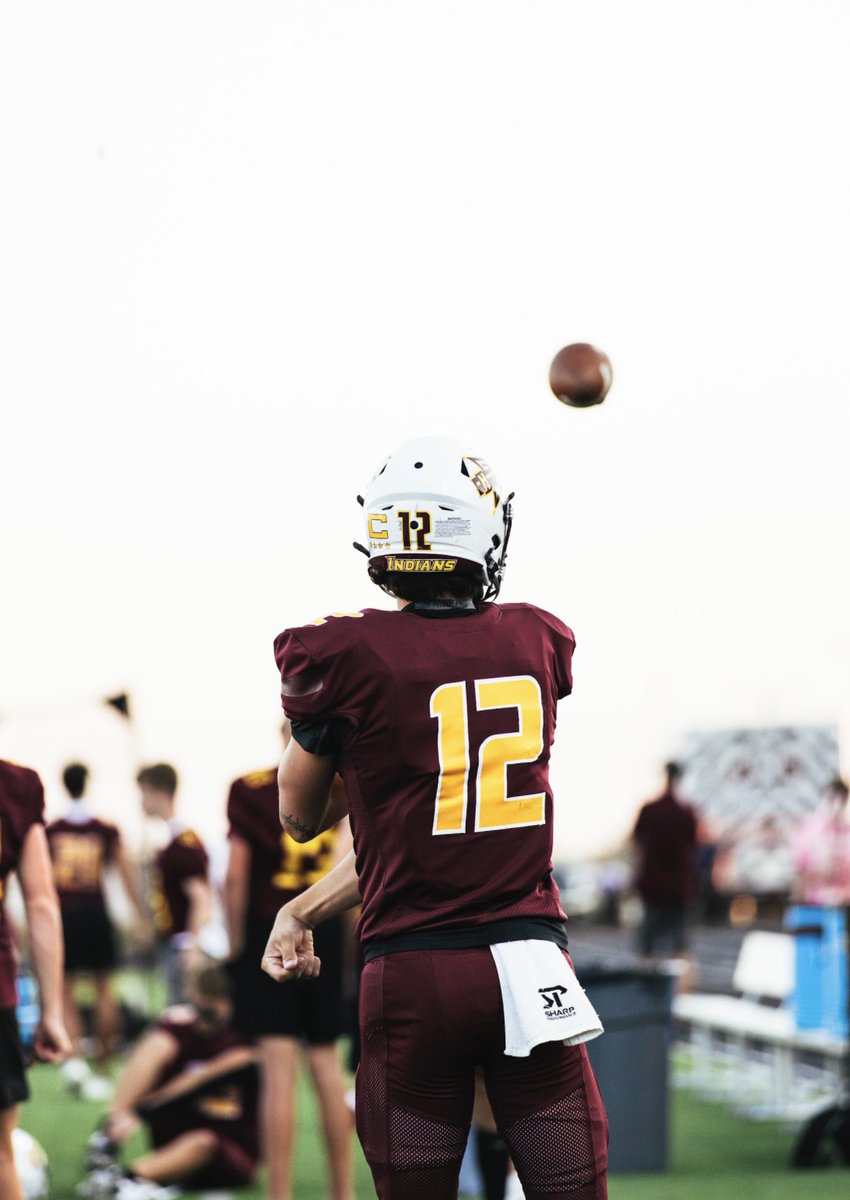 ZViegra's tweet photo. 24 hrs ‘til the lights come on! Let’s Work . #1DayOut #GameDayReady
@TopPreps @THEPLATFORMDR @SunilSportsNews @PrepRedzoneKS https://t.co/vbgKq51bOS