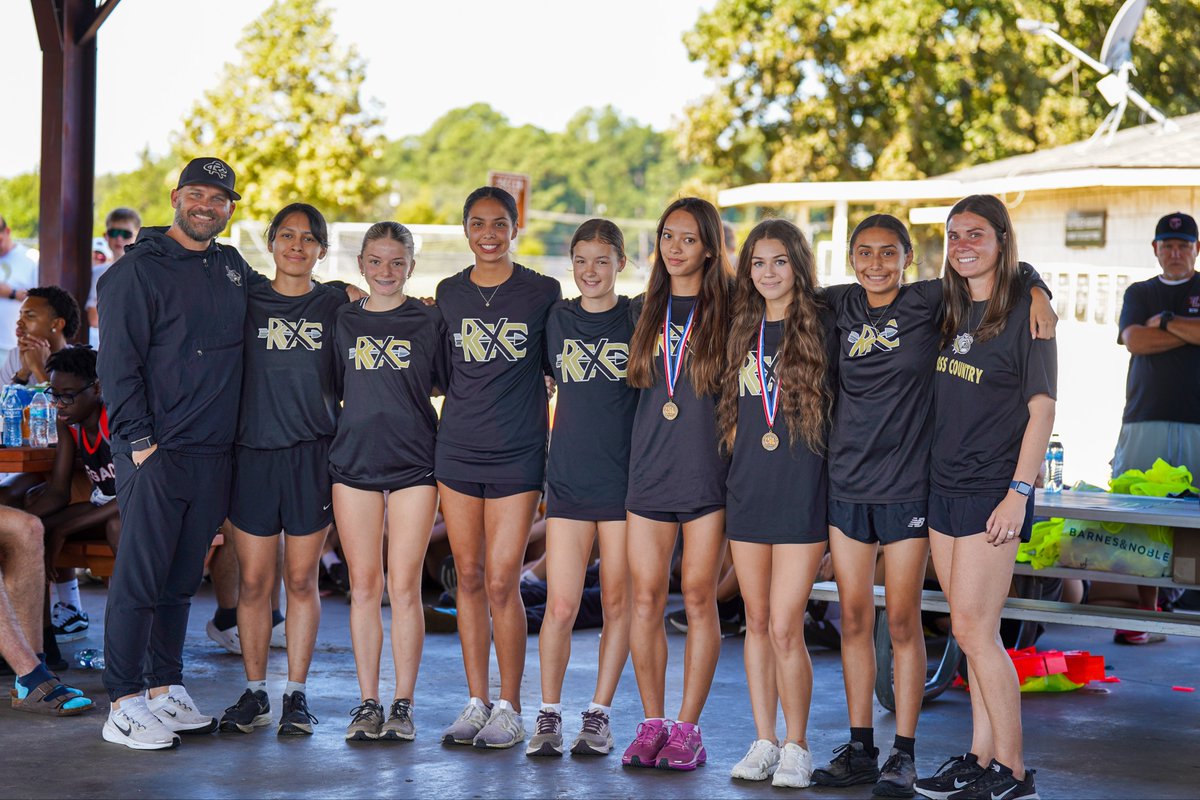 𝑹𝒆𝒈𝒊𝒐𝒏𝒂𝒍 𝑩𝒐𝒖𝒏𝒅!

With a 3rd place finish, your RCXC girls team is moving on..🥉 The work’s not done! Congrats ladies and coaches!

Top finishes:
5th Angeline Walter
6th Alexandria Laeding 

#oneRC