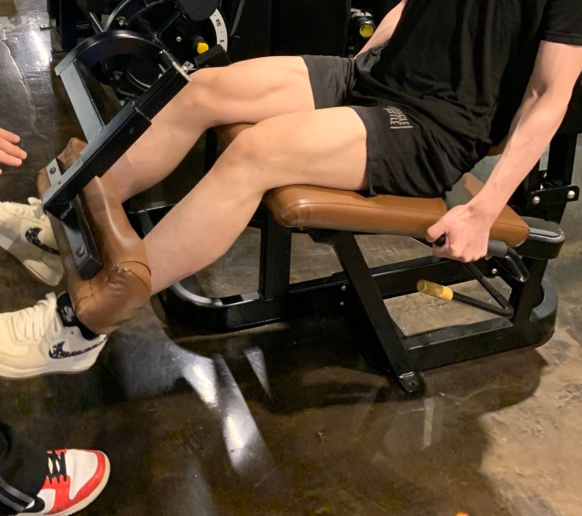 seokyq's tweet image. what is zb1 even about 😭😭