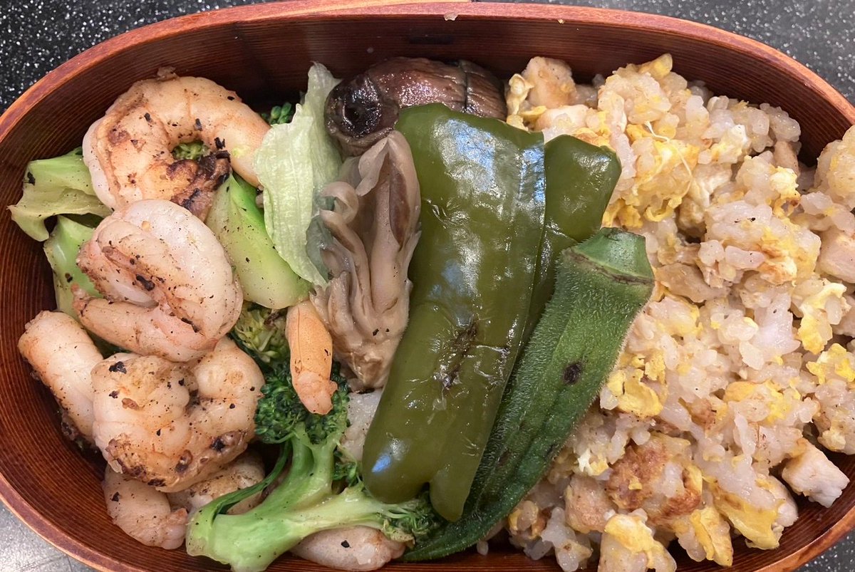 減量弁当73
二日酔いやけくそ弁当。
にんにく使いすぎてくさい、、、