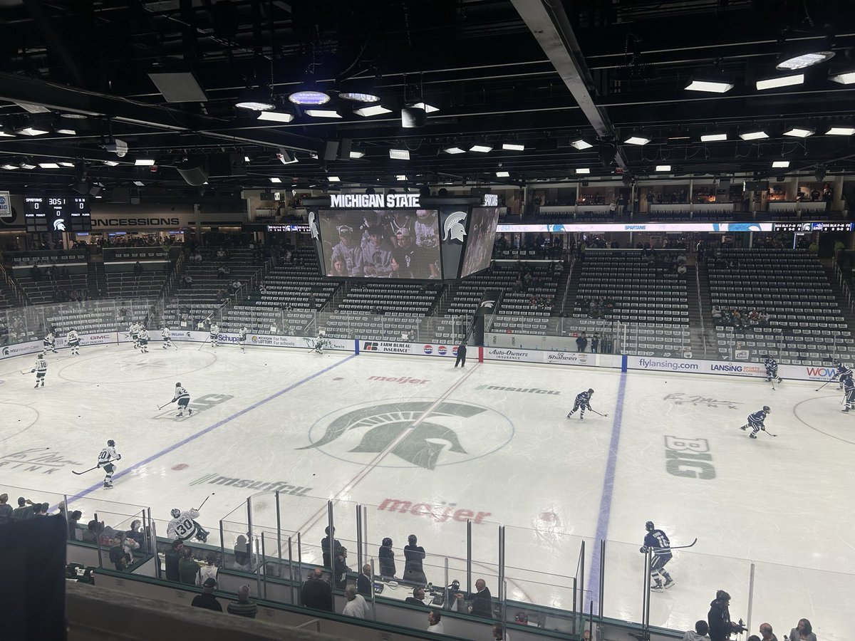 It’s the season opener for <a href="/MSU_Hockey/">Michigan State Hockey</a> as they take on <a href="/UNHMHOCKEY/">UNH Men's Hockey</a> coming up on <a href="/BigTenPlus/">B1G+</a> 

Join myself, <a href="/JacobMaurer55/">Jacob Maurer</a>, Charlotte Terbrack, Derrick Mitchell, and Joe Dez for all the action starting at 6:45

bigtenplus.com/en-int/livestr…