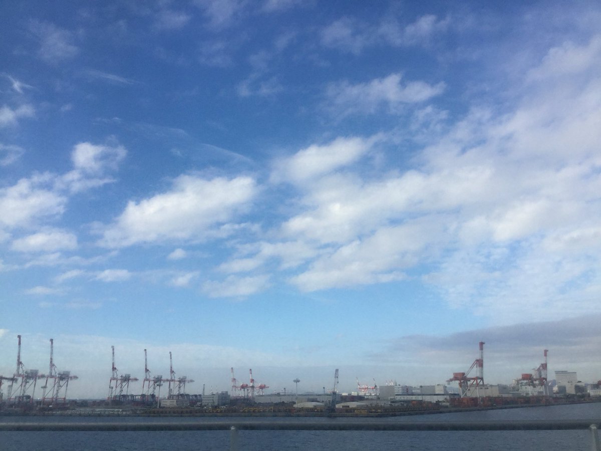 Onoya_akashi's tweet photo. 📱💻10月10日は #目の愛護デー
画面見すぎで目カピカピ…😅
1時間に1回、空チラ見🌿目も心もリフレッシュ✨
👀 Eyes tired from screens?
Give them a sky break ☁️💚
#デジタルの日 #EyeCare #空の日
#EyeCareDay #TakeABreak #SkyDay https://t.co/uo4dK6nIDu