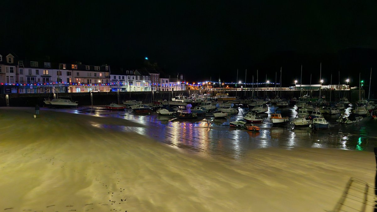 BootleBee's tweet image. Illfracombe by night 😍