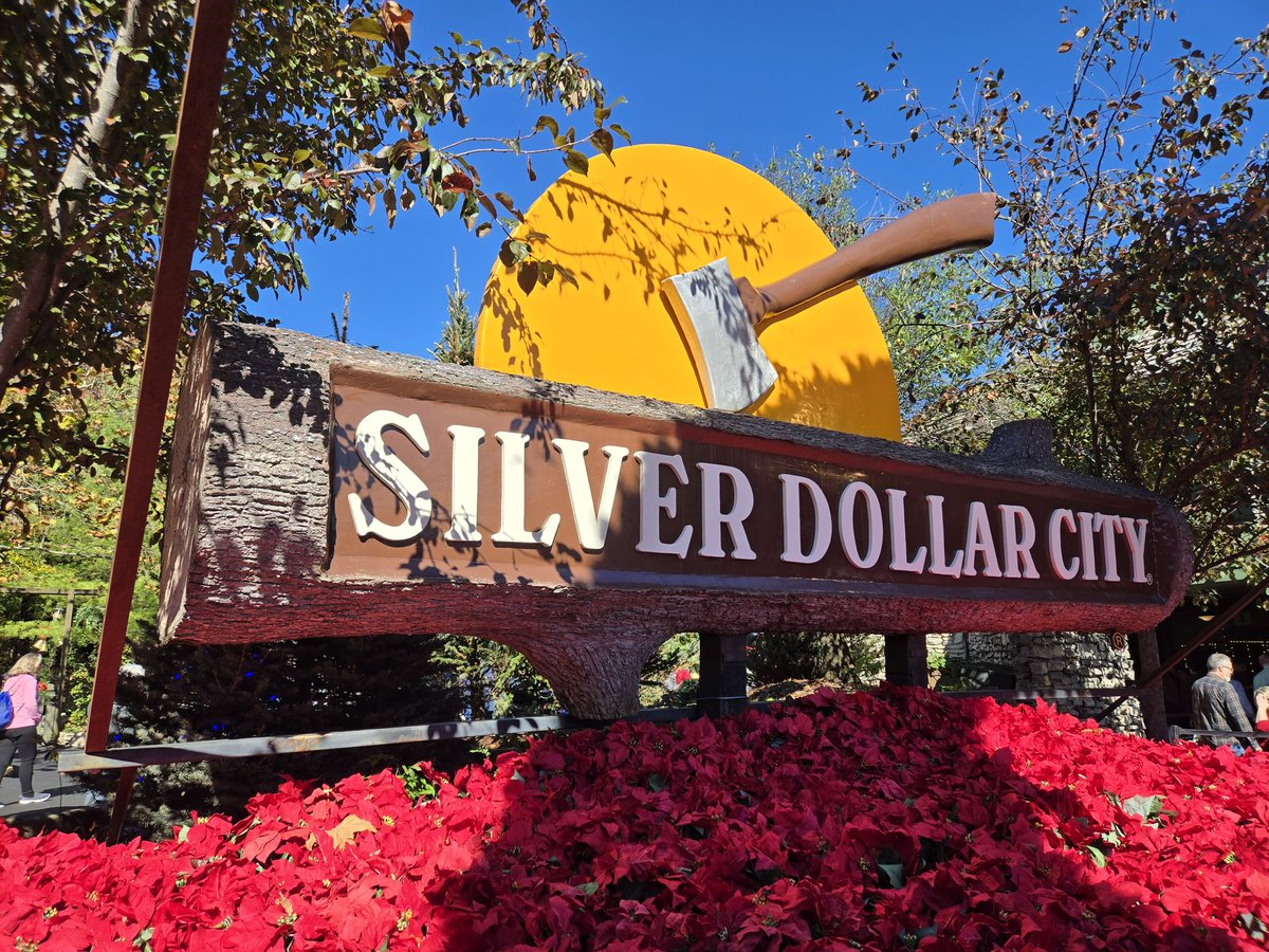 ACE_HoA's tweet photo. Only one month until #CoasterChristmas at @SDCAttractions!

Join us for ERT on Fire in the Hole, VIP show seating, Trailblazer ride passes and lots of delicious food.

Register before 10/25 at https://t.co/WywVDcJSfA to receive a free event t-shirt. #RideWithACE https://t.co/WRCACCidQZ