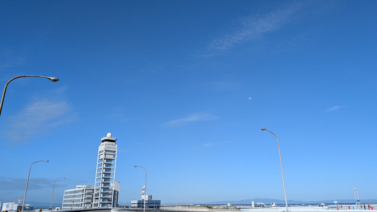 k2caz_2791's tweet image. かんくうなぅ 🐱✨️

でぇ…………おふぁやぅ〜(=ﾟ ωﾟ)ﾉ
＃イマソラ
＃関西空港 ✈️
