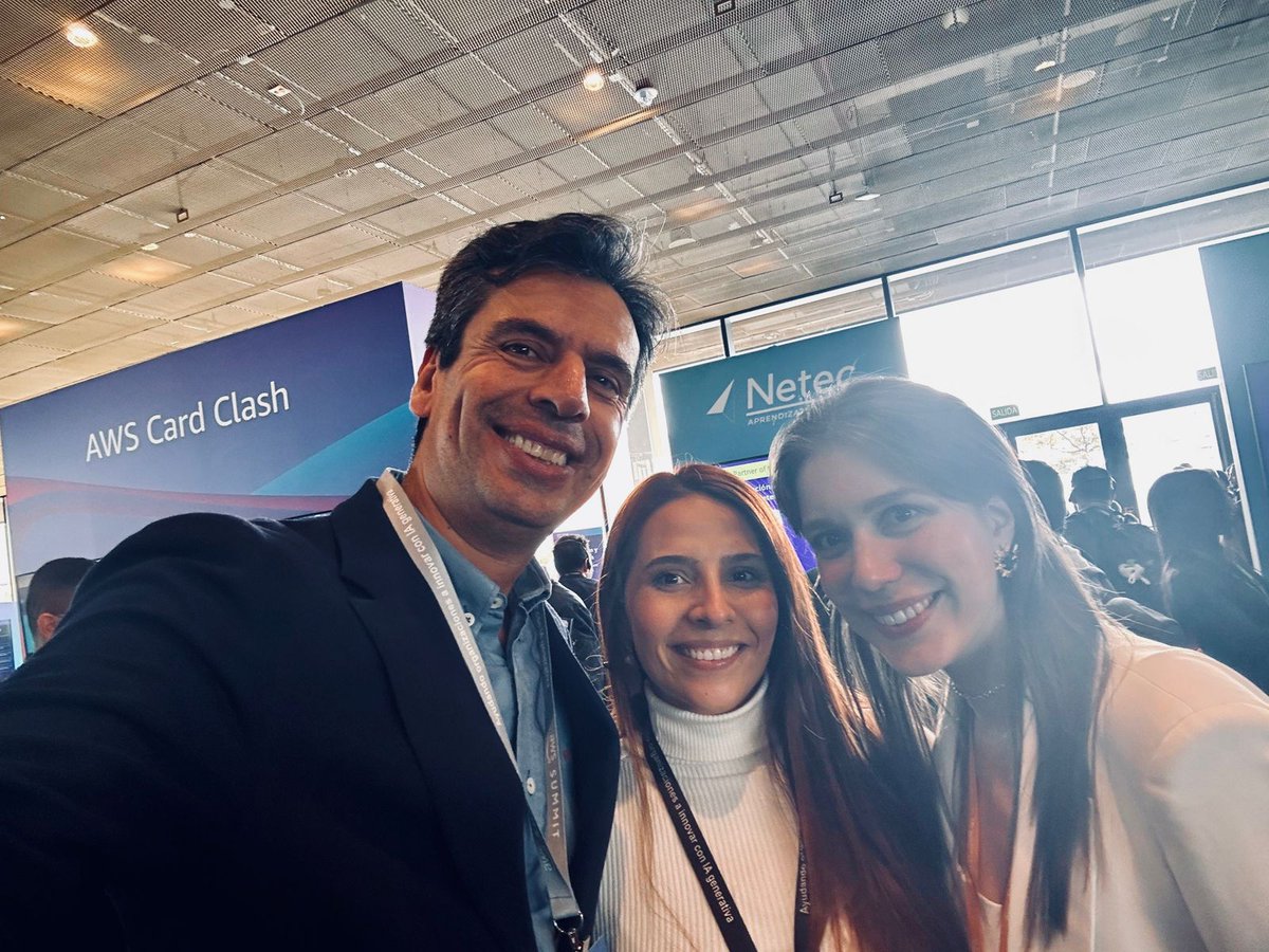 netec's tweet image. ☁️ En #Netec seguimos fortaleciendo nuestra colaboración con @AWS en el #AWSSummit Bogotá, impulsando estrategias conjuntas para desarrollar talento en la nube y acelerar la adopción tecnológica en la región. 🚀

#NetecConecta #AWS #TransformaciónDigital #AWSLatam