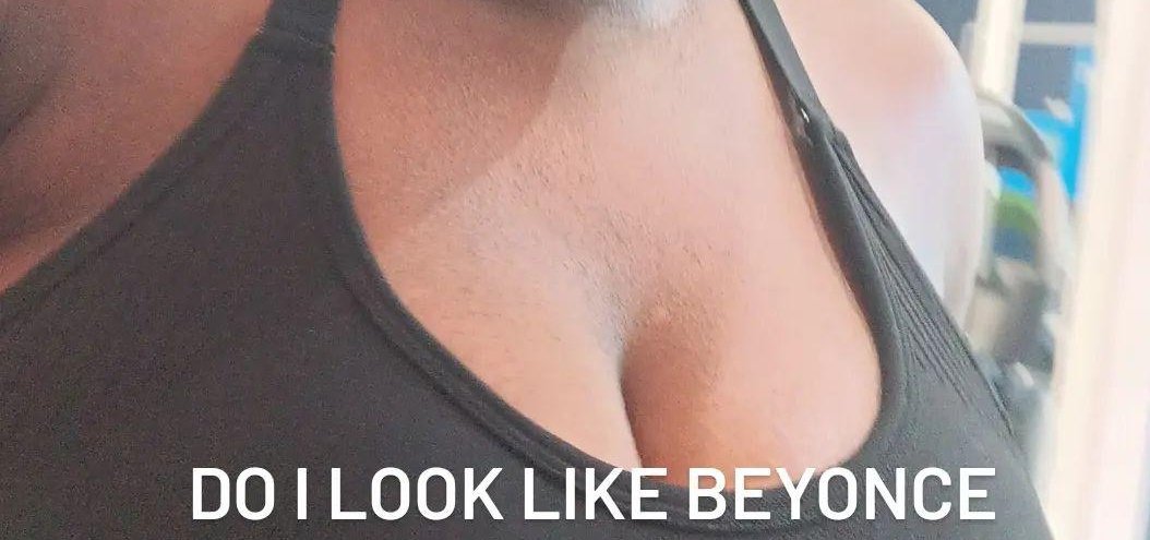 At the gym earlier this morning getting all sweaty thinking about you sending me money... don't disappoint me! 
#findom #moneyneeds #paypig #gimme sugarbaby domme sexy gymlife feet