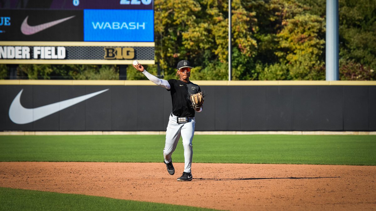 Scrimmage Scenes from another elite week of weather for #FallBall. #BoilerUp ☀️

Saturday: 14 Innings vs Dayton at 1pm 🆓