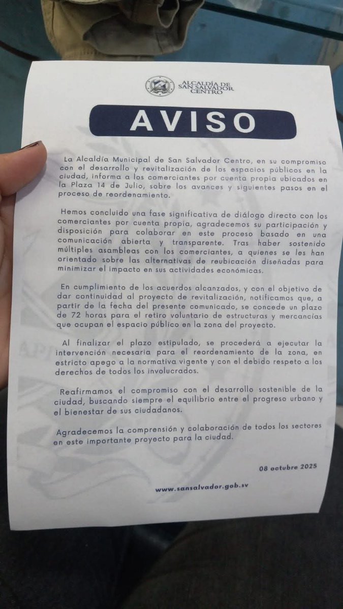 _MoisesRivera_'s tweet photo. La dictadura, ha dado ultimátum a las propietarias de los salones de belleza de la plaza 14 de julio, que desalojen "voluntariamente".

Todos esos negocios sobrevivieron a las extorsiones de las pandillas, pero la Clica Cyan los cerrará y dejará sin sustento a cientos de familias https://t.co/4pykB8tbek