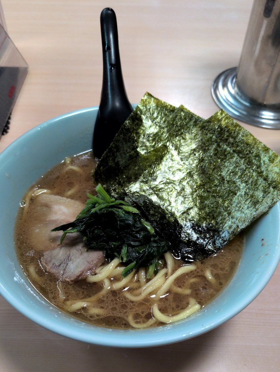 toshibow2009's tweet image. 一昨日、高円寺の「せい家」でラーメン食べてたら、トム・ウエイツの「 Tom Traubert&apos;s Blues 」が流れてきて、もうラーメンどころじゃなくなったよ。。。＃トムウエイツ　＃tomwaits　＃せい家　youtu.be/HkOMiA_uGso?si… @YouTubeより