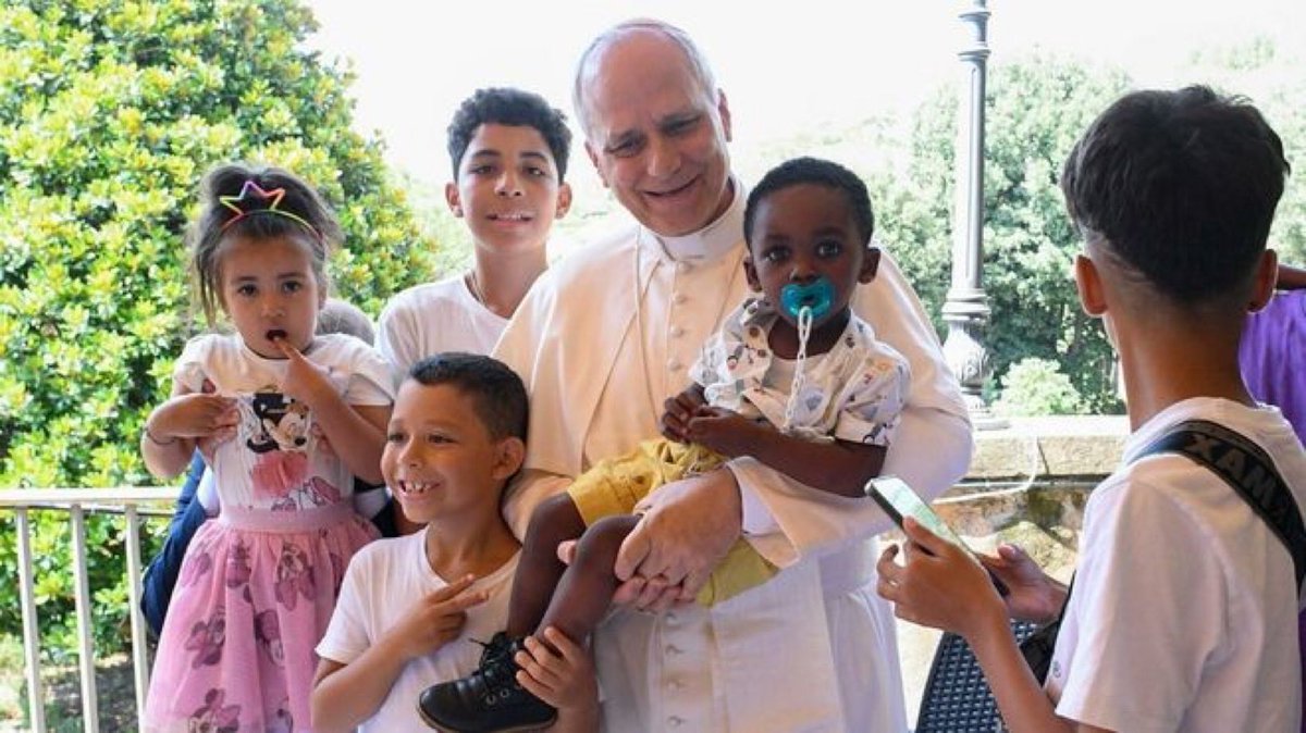 “La primera exhortación del Papa XIV, es clara recordando lo esencial que se (de)muestra en el amor concreto al prójimo que más lo necesita. 
Es el santo y seña del cristianismo, y lo que debiera ser identidad de nuestra cultura” dice <a href="/lucascrear/">Lucas Fiorini⭐️⭐️⭐️</a> 

vatican.va/content/leo-xi…