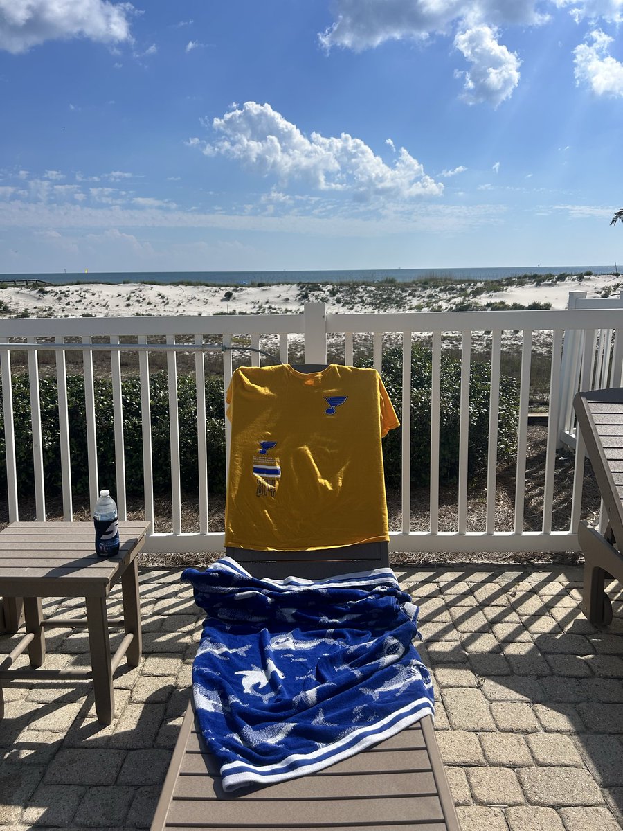 hittingdevelop's tweet image. Let’s go blues from Gulf Shores Alabama! On vacation currently but still representing! #stlblues