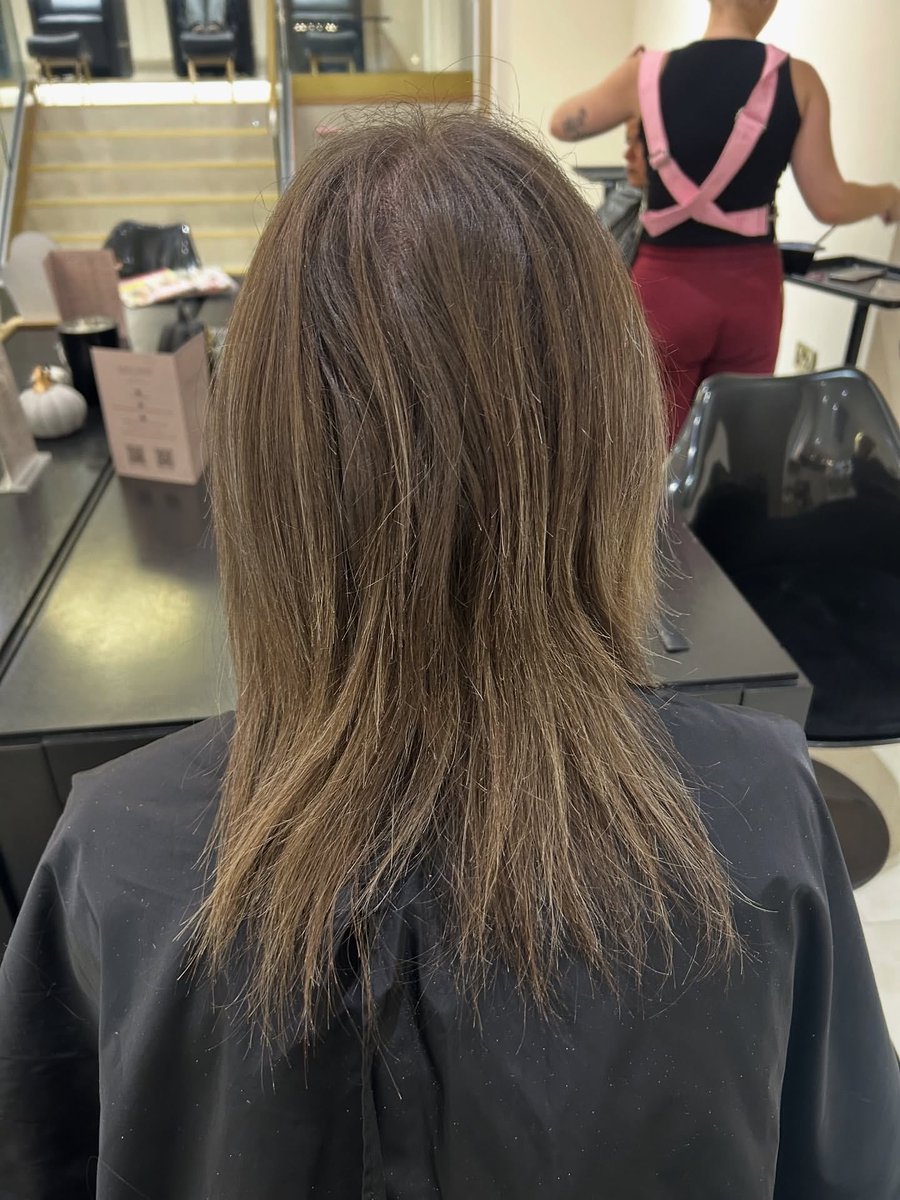 FlyingHorseWalk's tweet image. instagram.com/hausofhairbysa…
@starshooter.hair From short, fine brunette to long, dimensional blonde dreams 😍
Book your extensions consultation now🥰
#hairstylist #hairextensions #hairextensionist #nottinghanhairstylist #hairgoals