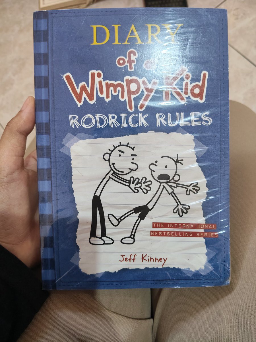AzkiyaMeyta's tweet photo. Beliin murid ini untuk kenang-kenangan, tapi jadi pingin punya juga. 
Umur 2 bulan + 23 tahun baca ini ok aja lah ya 🙂‍↕️ https://t.co/MWGCqeHHrJ