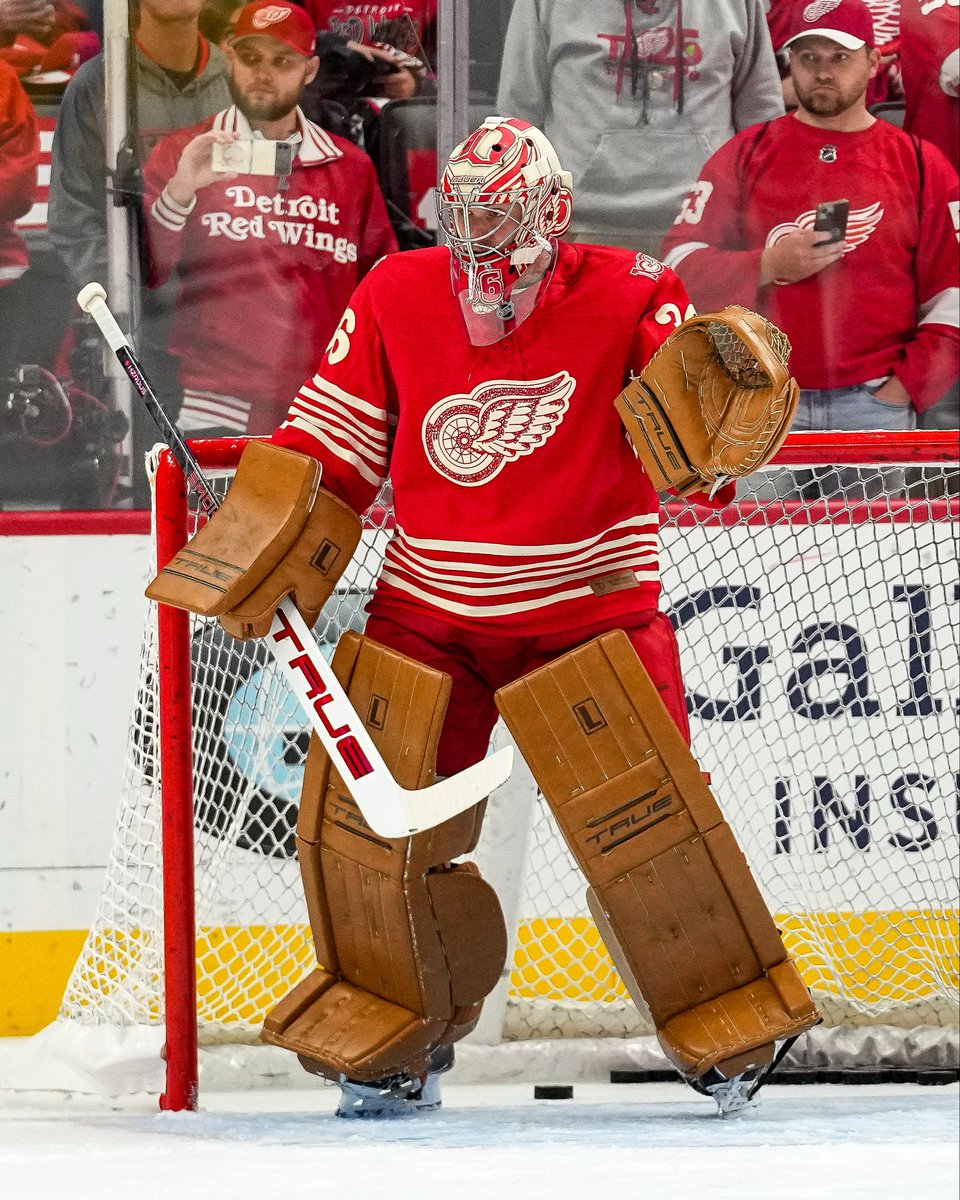 BR_OpenIce's tweet image. Another moment for John Gibson’s Red Wings debut set up 🔥

(via @NHL)