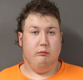 0HOUR1__'s tweet image. 'Human spinal cord' found in backyard 'burn pit' leads to son's arrest for murder of missing mother.
Nicholas Thomas Yates was taken into custody over the weekend and charged with one count of murder in connection with his mom's suspected slaying, authorities announced.