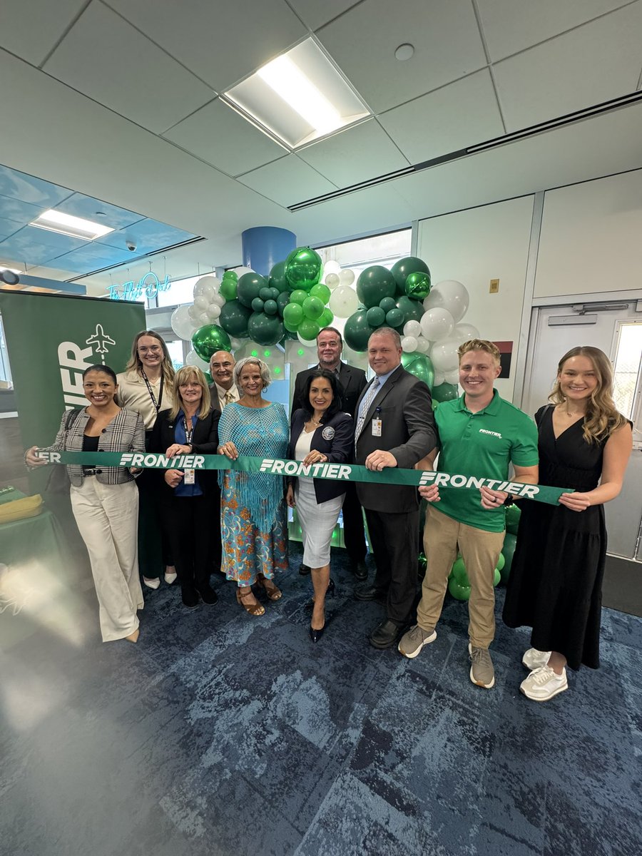 MayorGuajardo's tweet photo. Big news for Corpus Christi! Tonight, we celebrated Frontier Airlinesβ inaugural flight from Corpus Christi to Denver! π
This new nonstop route opens up endless opportunities!
#FrontierAirlines #FlyCCIA #EconomicGrowth #NonstopToDenver #ConnectingCommunities https://t.co/RgsAvvMJWh