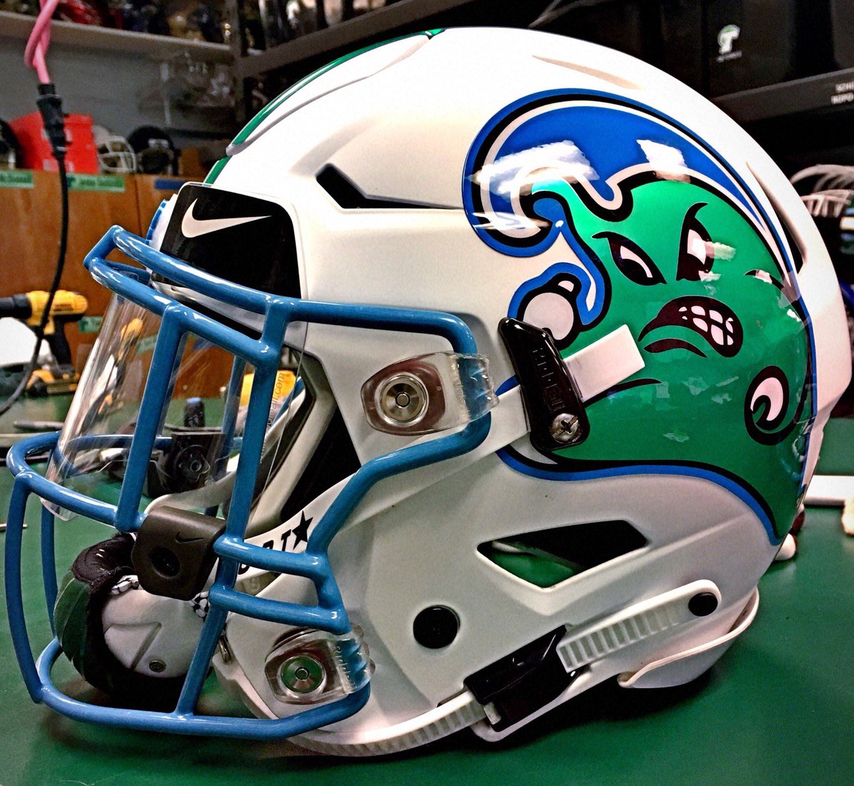 Tulane's helmet for tonight is a Top 10 college football lid. 😍