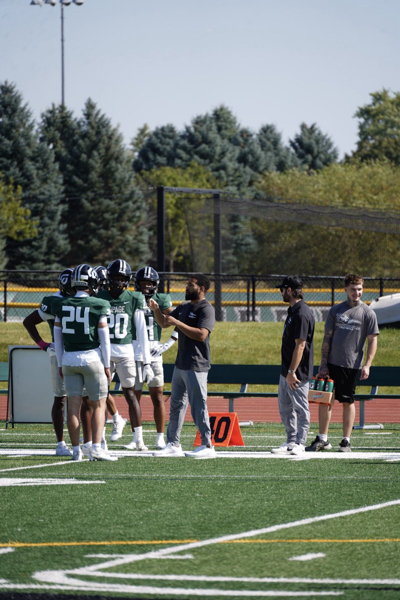 Coach_Nol's tweet photo. #LevelUp @Dupage_Football https://t.co/GqhzcByZ2M
