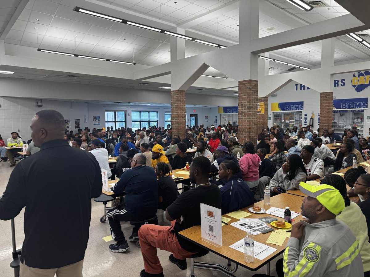 📸 A powerful sight: <a href="/BearCreekMS/">Bear Creek MS</a> cafeteria filled wall to wall with dads, granddad, uncles, mentors, and father figures for our “Donuts with Dads”. Thank you for being here for your scholars today. 💛💙 #DonutsWithDad <a href="/Armstrong_BCMS/">RJ Armstrong</a> <a href="/FultonCoSchools/">FultonCountySchools</a> <a href="/jasonjstamper/">Jason Stamper, EdD</a>