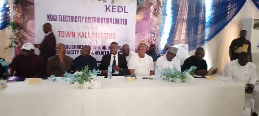 Yesterday, I had the pleasure of representing the <a href="/LightUpKogi/">Light Up Movement</a> at the Town Hall meeting on the "Establishment of Special Court for Electricity Theft and Related Offences" organised by the Kogi Electricity Distribution Limited/<a href="/aedcelectricity/">aedcelectricity</a>

<a href="/Abdul_A_Bello/">Abdul 🇳🇬</a> <a href="/lasheck/">City Boy Lashek</a>

1/4