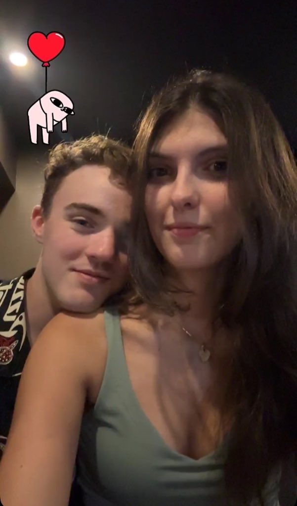 JvstineTV's tweet image. happiest of birthdays to my honey bun 😋 you make me the happiest girl in the world &amp;amp; i love doing life with you 🩵