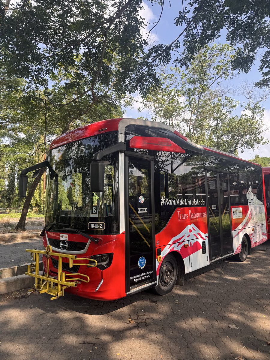 adriansyahyasin's tweet photo. Kembali menikmati transportasi umum di kota kabupaten yang harusnya bisa dicontoh banyak daerah lain https://t.co/8JlXn79L49