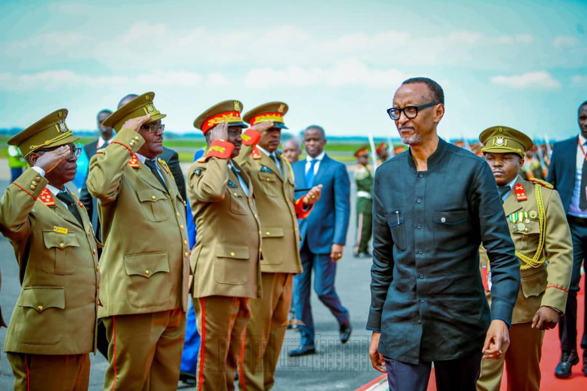 radiookapi's tweet photo. Le Rwanda rejette la main tendue de la #RDC.
« Il ne s’agit pas d’une véritable main tendue, plutôt d’un cinéma politique grotesque », a réagi le ministre rwandais des Affaires étrangères, Olivier Nduhungirehe, à la main tendue de Félix Tshisekedi à Paul Kagame.
https://t.co/feeNZuQ2Lt