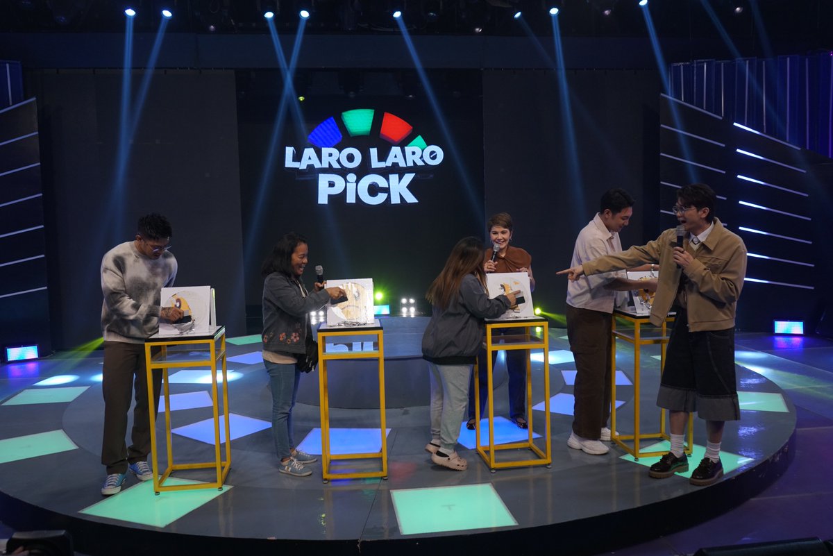 itsShowtimeNa's tweet photo. Si Ate Rina ang lalaro sa jackpot round! Goodluck po!
#ShowtimeAngFUNhalan #LaroLaroPick
WATCH #ItsShowtime LIVE:
https://t.co/Gs3IAXU5tb https://t.co/YNHTow9Y90