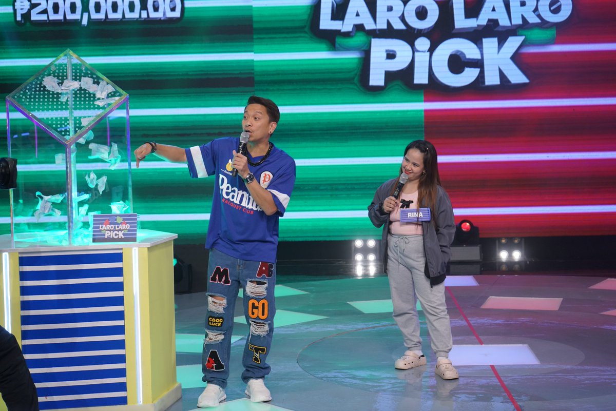 itsShowtimeNa's tweet photo. Kung kayo ang lalaro sa jackpot round, POT o LI-POT?
#ShowtimeAngFUNhalan #LaroLaroPick
WATCH #ItsShowtime LIVE:
https://t.co/Gs3IAXTxDD https://t.co/2u6puuFRMd