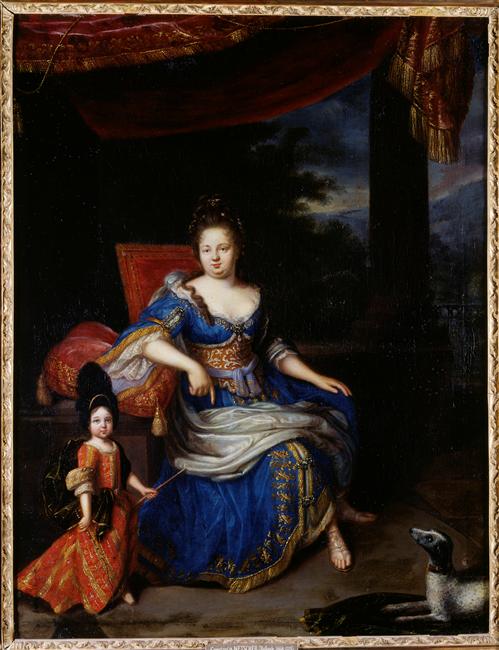 Lettre, du 9 octobre 1694, de Elisabeth Charlotte de Bavière, duchesse d'Orléans, Madame, à sa tante :
« Vous êtes bien heureuse d’aller chier quand vous voulez. Chiez donc tout votre chien de soûl. Nous n’en sommes pas de même ici, où je suis obligée de garder mon étron pour le