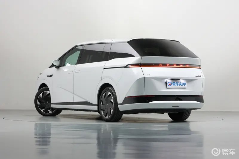 _LogicAI's tweet photo. @lipeng0820 这辆是小鹏X9，车���是XPENG https://t.co/HMlWafKPXE