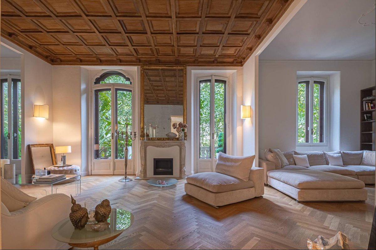 FOR SALE - Elegant Period Residence on Via Monti dlvr.it/TNb5c1