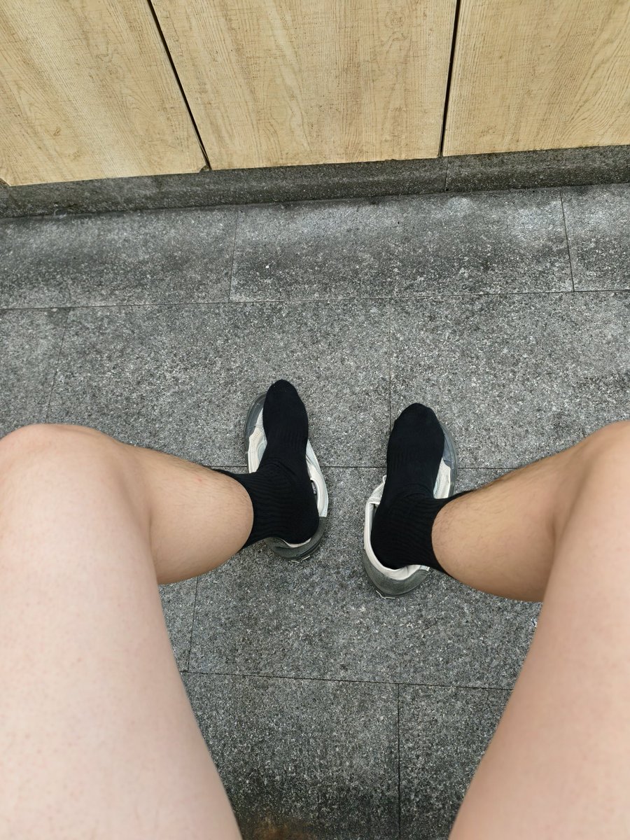 是黑袜🤪好难得