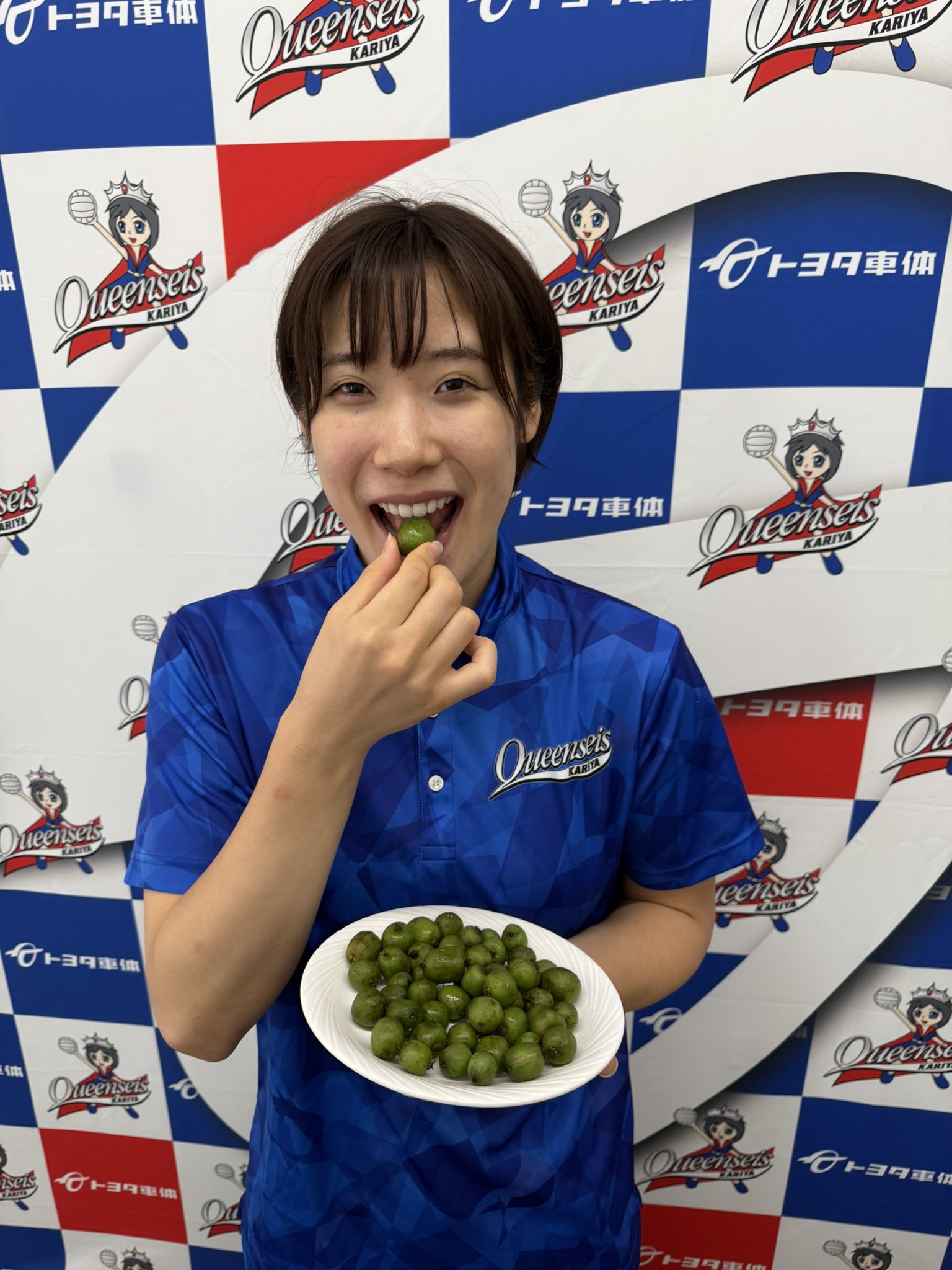 タグ付き 希少 クインシーズ刈谷 シャツ ユニフォーム バレーボール Ｖリーグ 2025-26シーズン クインシーズ刈谷 ユニフォームデザインおよび