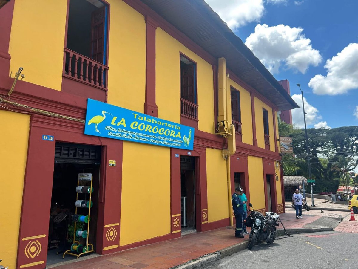La Alcaldía de Villavicencio embellece el corazón de la ciudad con la renovación de la Calle de las Talabarterías y murales que exaltan la fauna y flora llanera 🏙️.
La iniciativa busca recuperar espacios emblemáticos y fortalecer la economía local.#Villavicencio #FestivalLlanero