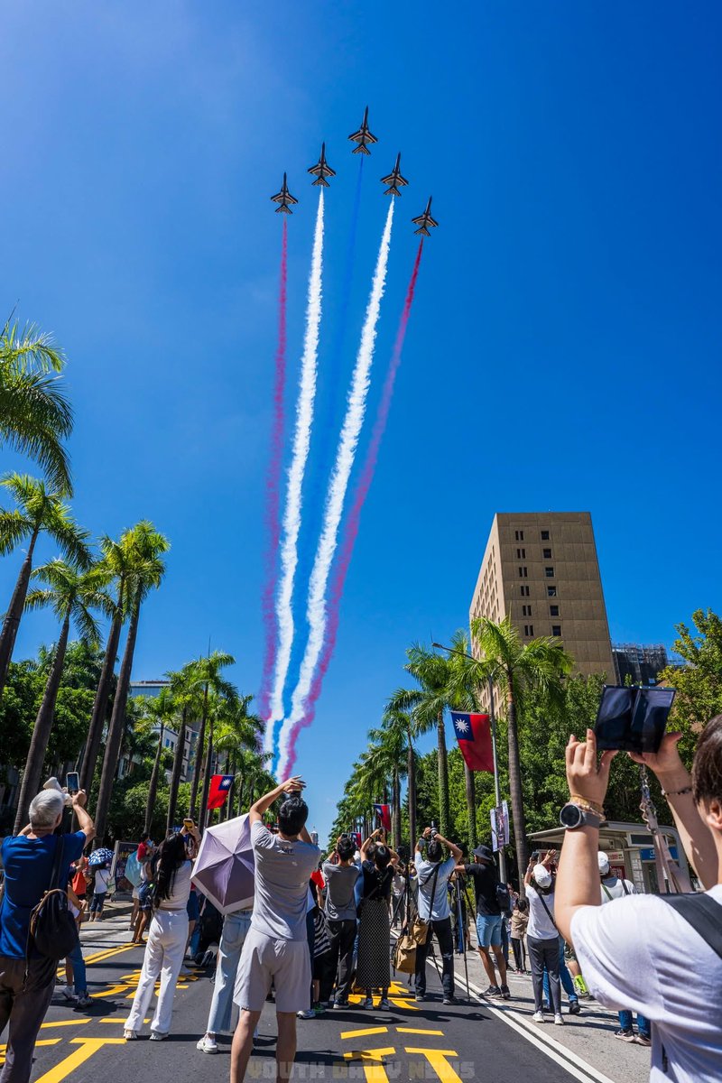 YDN_NEWS's tweet image. 🇹🇼Republic of China’s 114th National Day! 
#ROCArmedForces #Taiwan #DoubleTenthDay
🇹🇼#中華民國 114年 #國慶!
