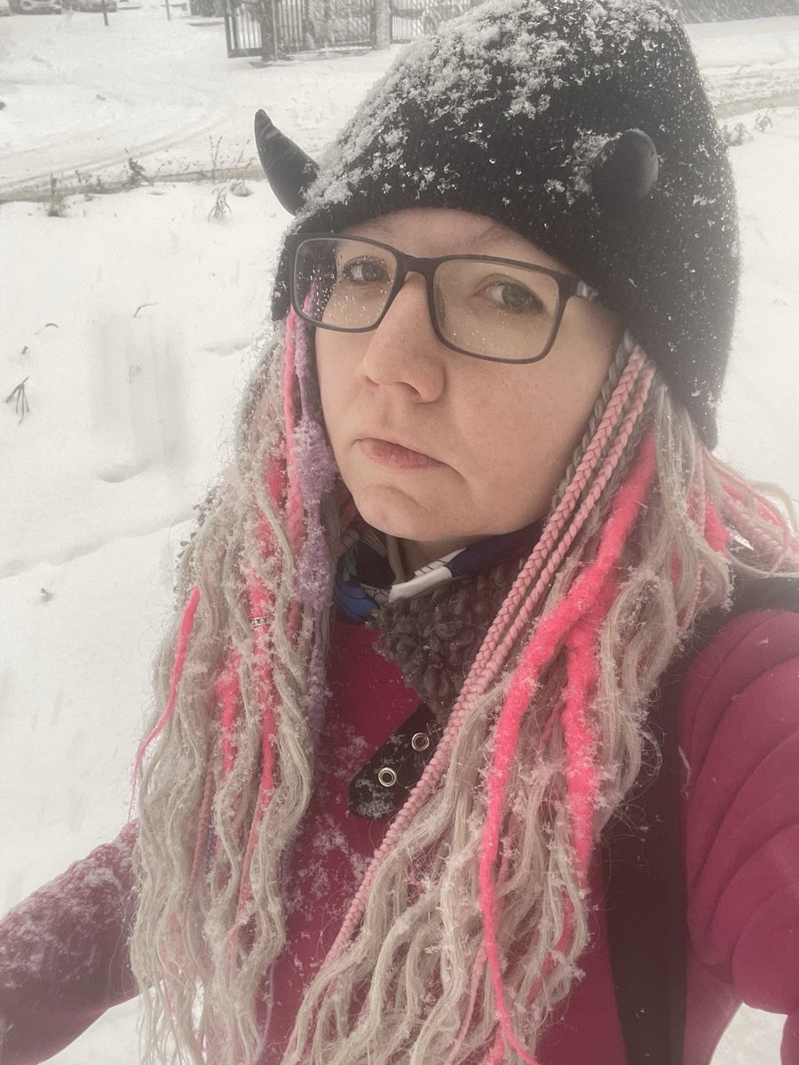 Летом в Новосибирске думаешь, что в общем-то и неплохо все, нормальный город, вполне можно жить. 
Осенью в Новосибирске думаешь только: «да блядь!»