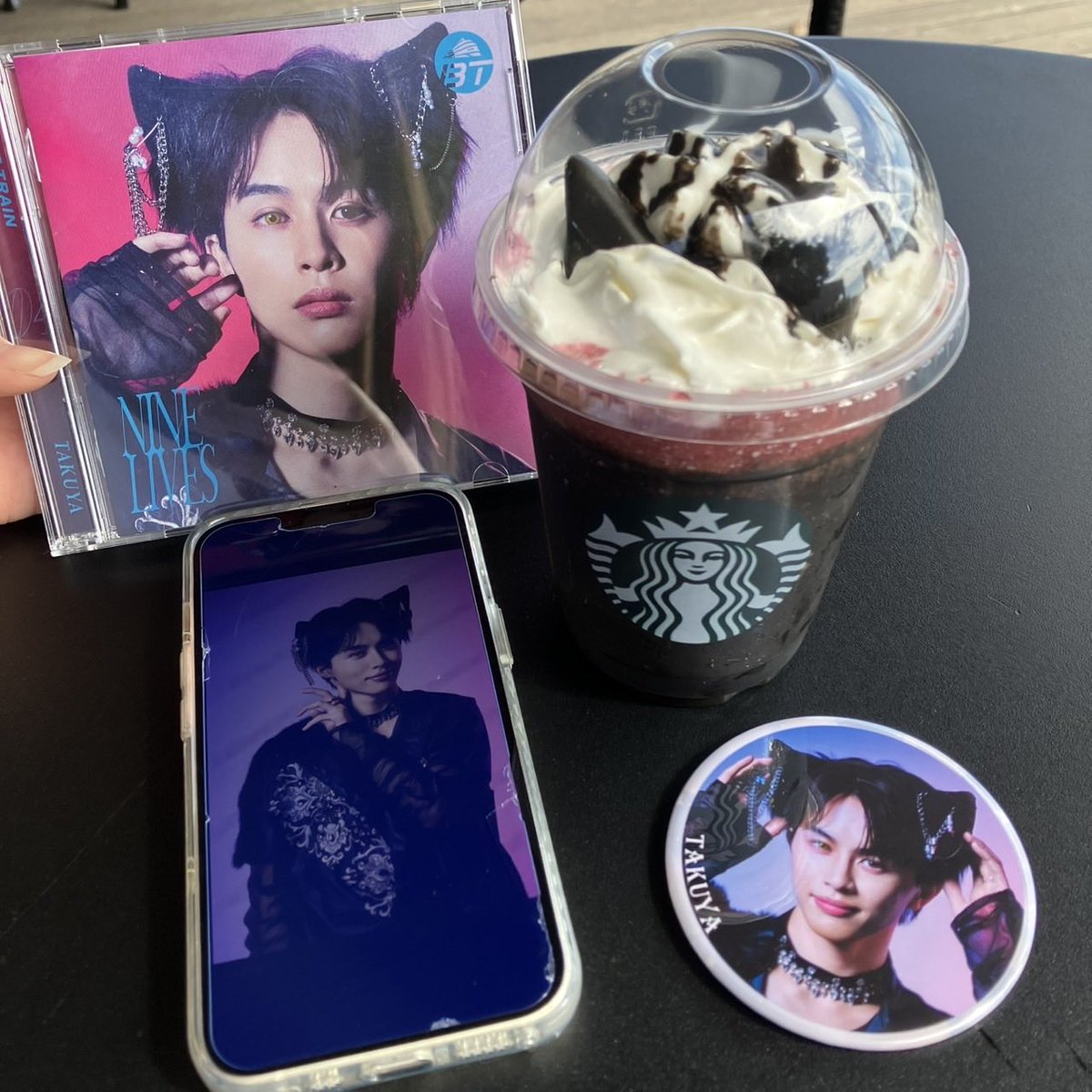 na200576's tweet image. スタバの新作アサイーベリーフラペチーノ飲んできた🐈‍⬛🎀
やっぱり超特急のための新作と言っても過言ではない🥹💘激かわいいからみんなも撮って〜✩︎⡱

 #アサイーベリーフラペチーノ  #超特急