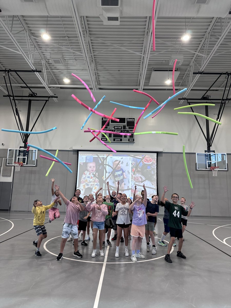 Who doesn’t love a confetti toss after a fun day of noodle fitness?!🎉